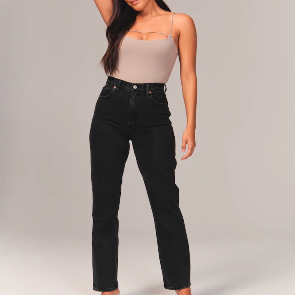 Abercrombie & Fitch Curve Love Ultra High Rise 90s Straight Jeans